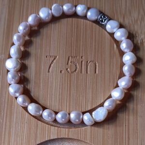 Freshwater Pearl Stretch Bracelet in Light Pink